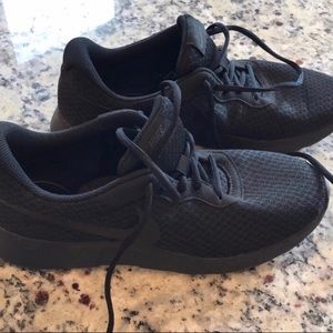 Men’s Black Nike Sneakers